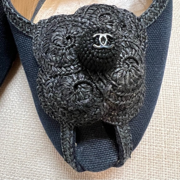Chanel Vintage CC Logo Black Slingback Camelia Raffia Heels Peep Toe Sandals 8 - Picture 5 of 17